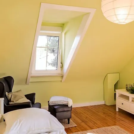 Charmante, Grosszuegige Fleurie 布莱滕