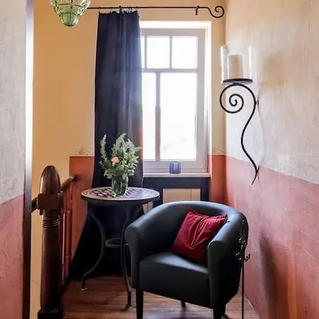 Charmante, Grosszuegige Fleurie *