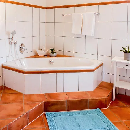 Charmante, Grosszuegige Fleurie