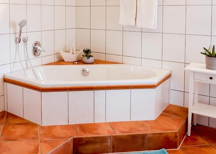 Charmante, Grosszuegige Fleurie